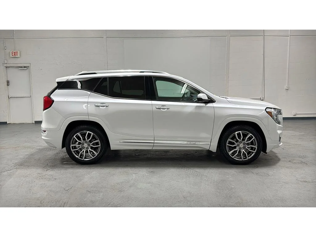 Certified Used 2023 White Frost Tricoat GMC Denali image 4