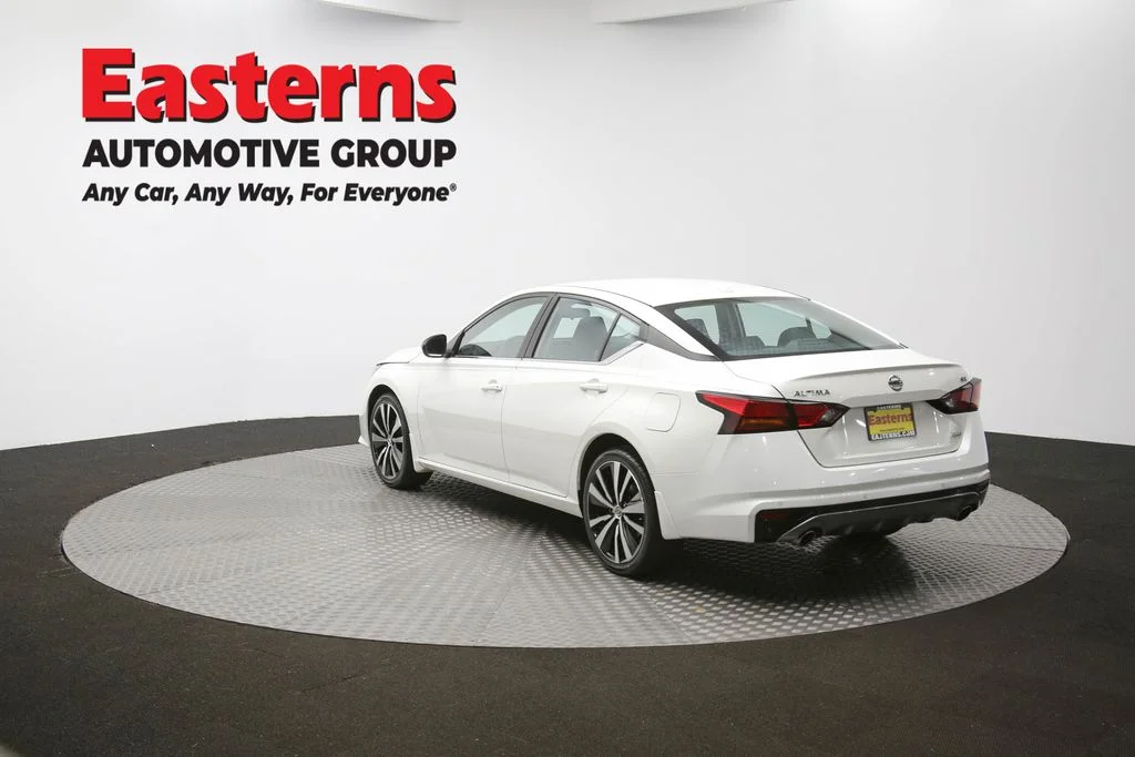 Used 2022 White Nissan 2.5 SR image 60