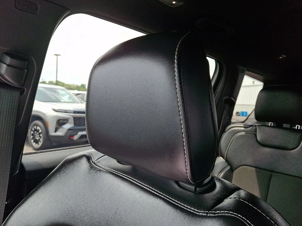 Used 2024 Red Jeep Altitude X 4x4 image 18