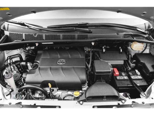 Used 2015  Toyota  image 13