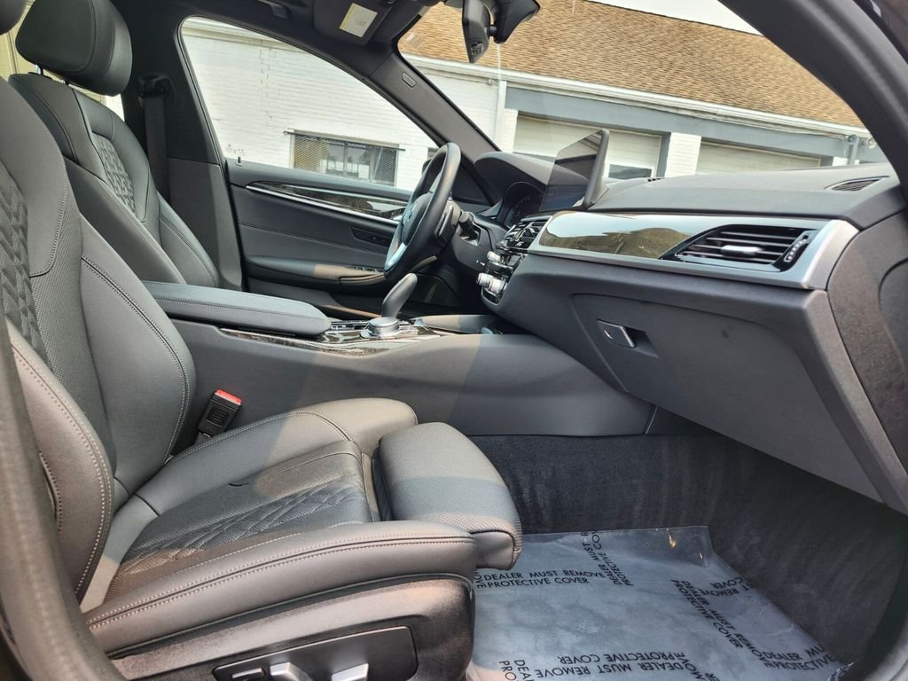 Used 2023 Gray BMW 530e iPerformance image 12