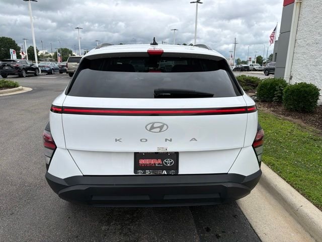 Used 2024 White Hyundai SEL image 8