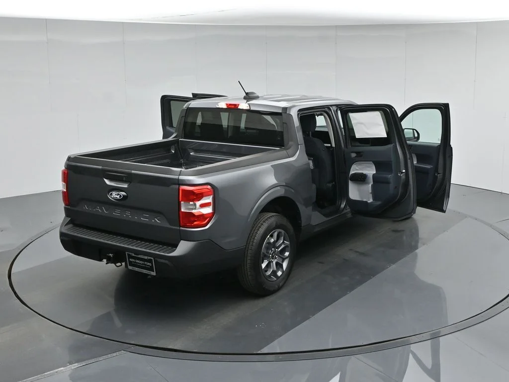 New 2026 Carbonized Gray Metallic Ford XLT image 34