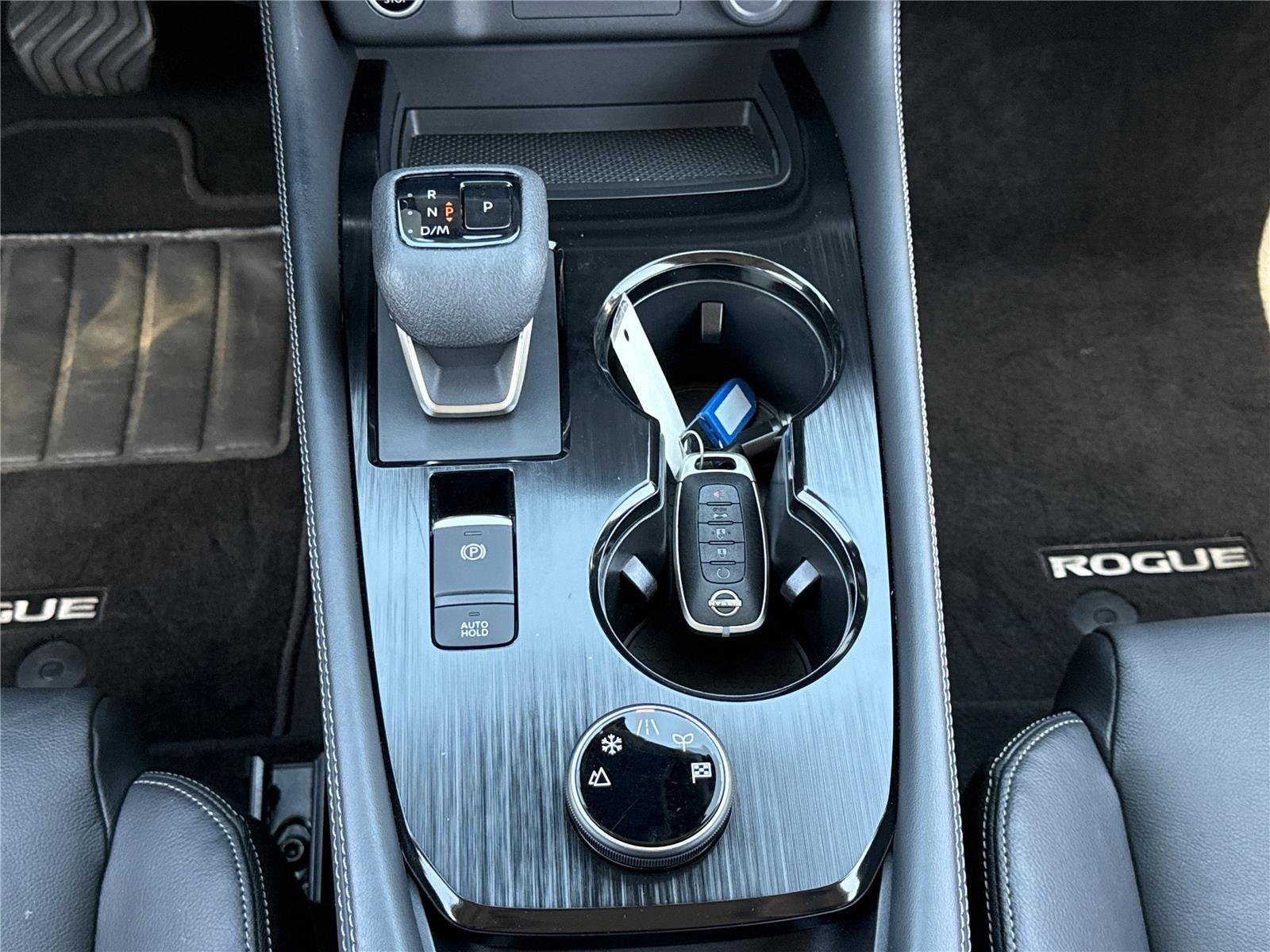 Used 2023 Gun Metallic Nissan SL image 5