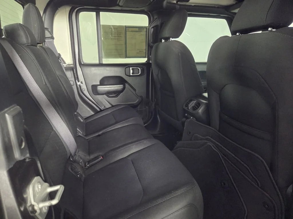 Used 2022 Granite Crystal Metallic Clearcoat Jeep Altitude image 29
