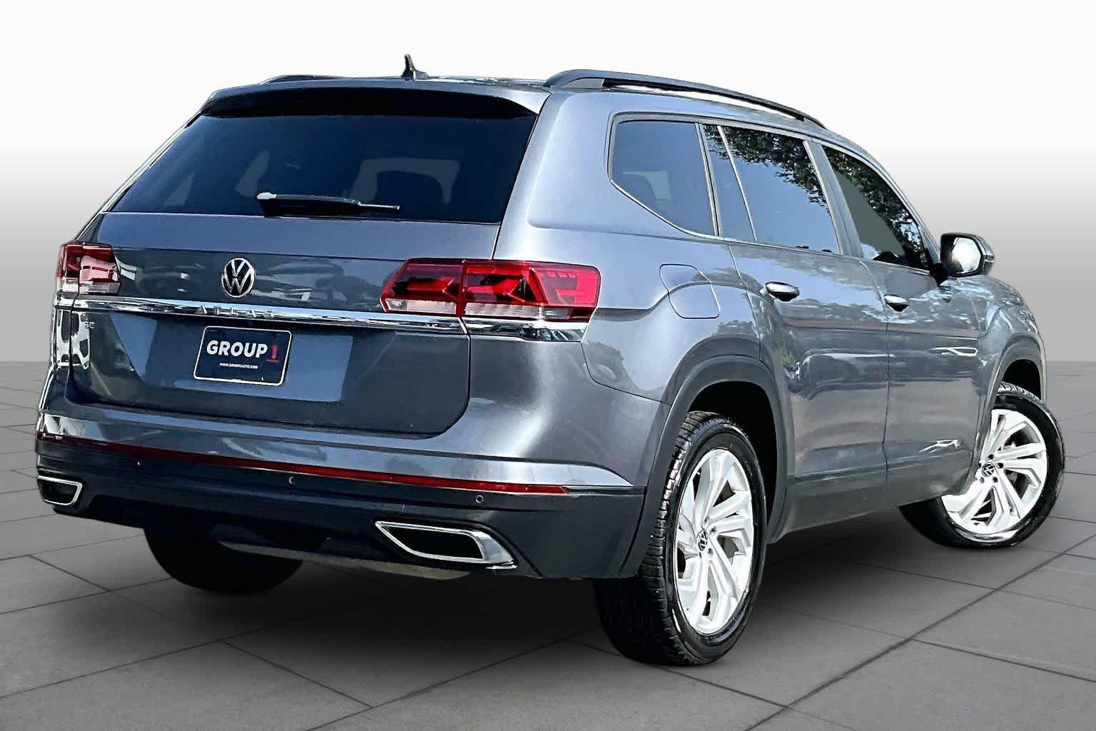 Used 2021 Platinum Gray Metallic Volkswagen 2.0T SE w/Technology image 13