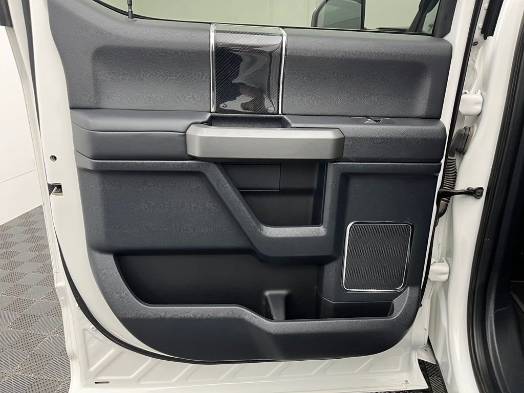Used 2022 White Metallic Ford Platinum Lifted Truck image 32