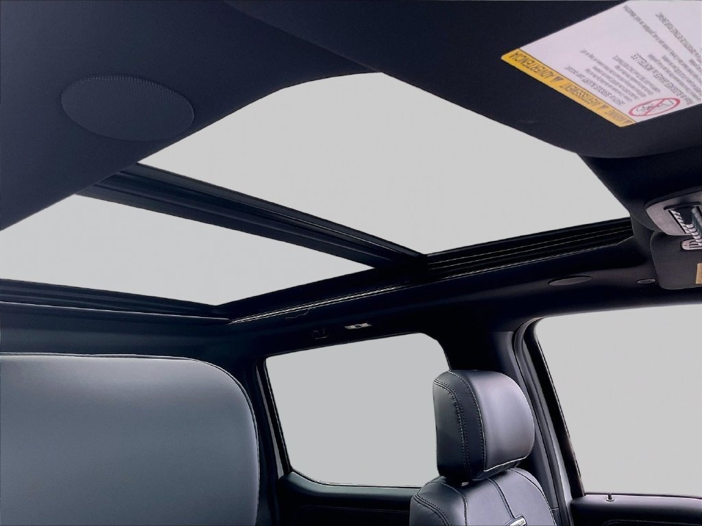 New 2027 Star White Metallic Tri-Coat Ford Platinum image 18