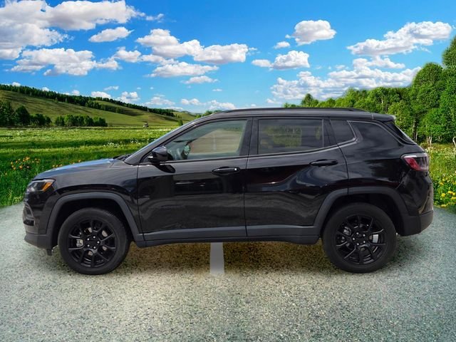 Certified Used 2022 Black Jeep Latitude image 3