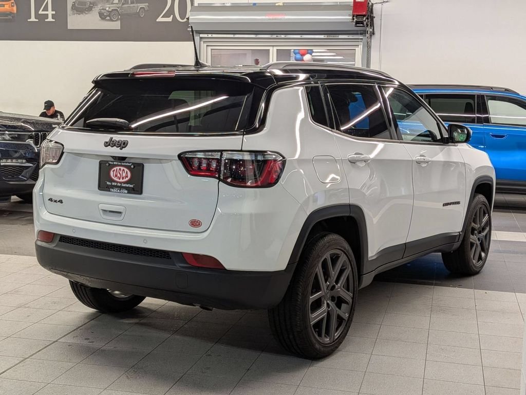 Used 2026 White Jeep Limited image 3