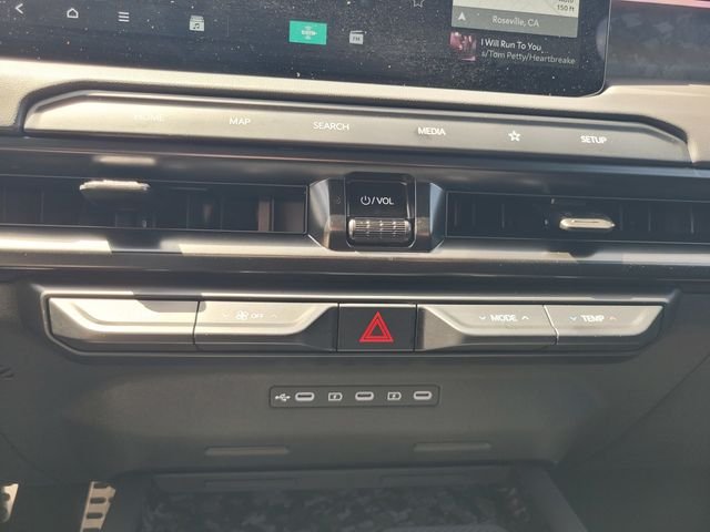 Used 2027 Brown Kia X-Pro SX-Prestige image 25