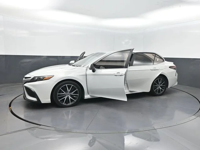 Used 2023 White Toyota SE image 32