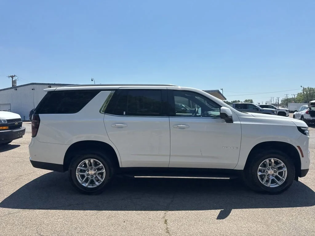 Used 2025 Summit White Chevrolet LT image 6