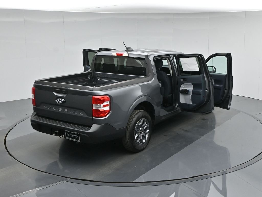 New 2026 Carbonized Gray Metallic Ford XLT image 34