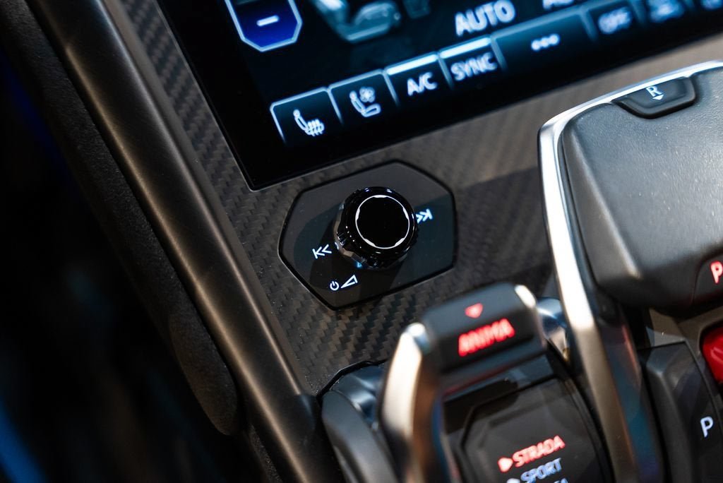 Used 2024 Blu Cepheus Metallic Lamborghini Performante image 24