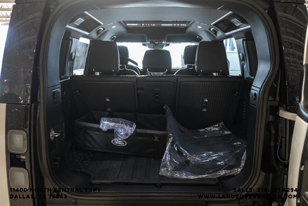 New 2026 Borasco Grey Metallic Land Rover S image 38