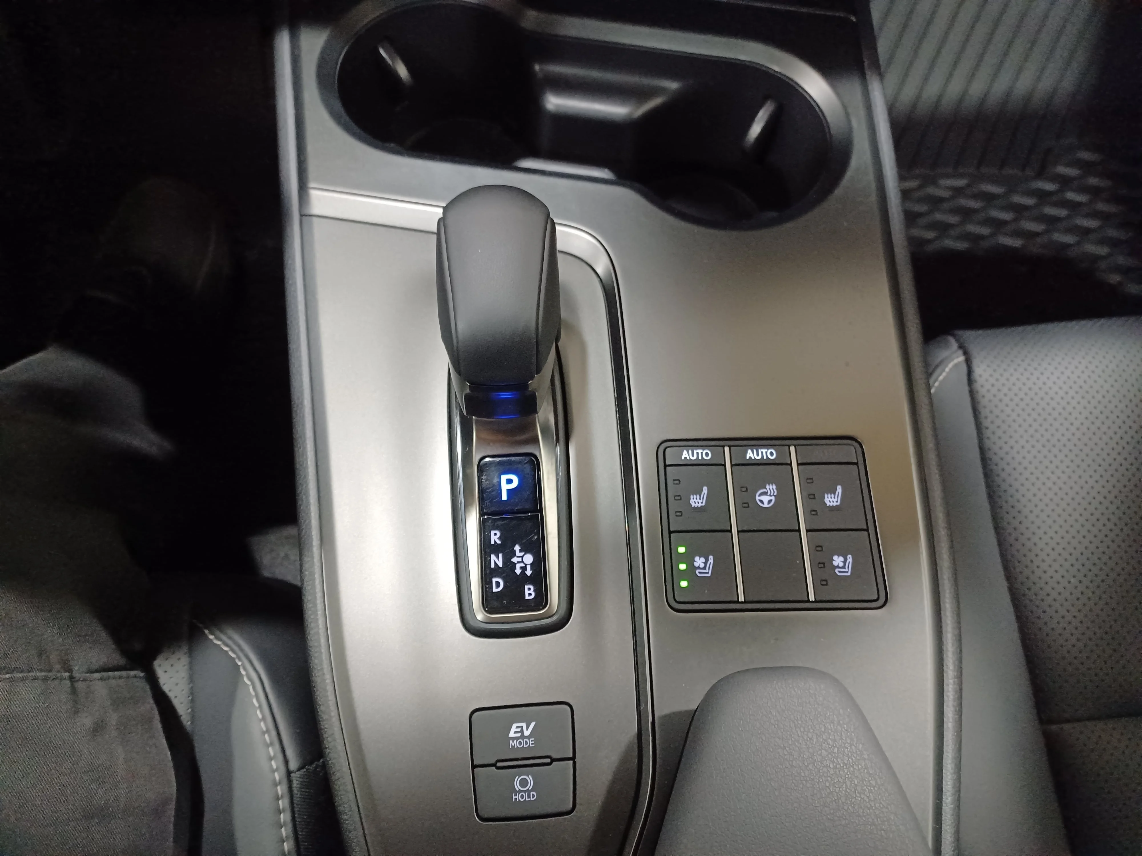 Used 2025 Caviar Lexus 300h Hybrid AWD*Adaptive Cruise | Cooled Leather | Sunroof | Htd Wheel | Lane Keep Assist image 20