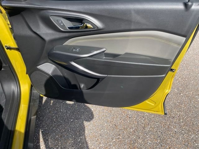 Used 2025 Yellow Chevrolet ACTIV image 27