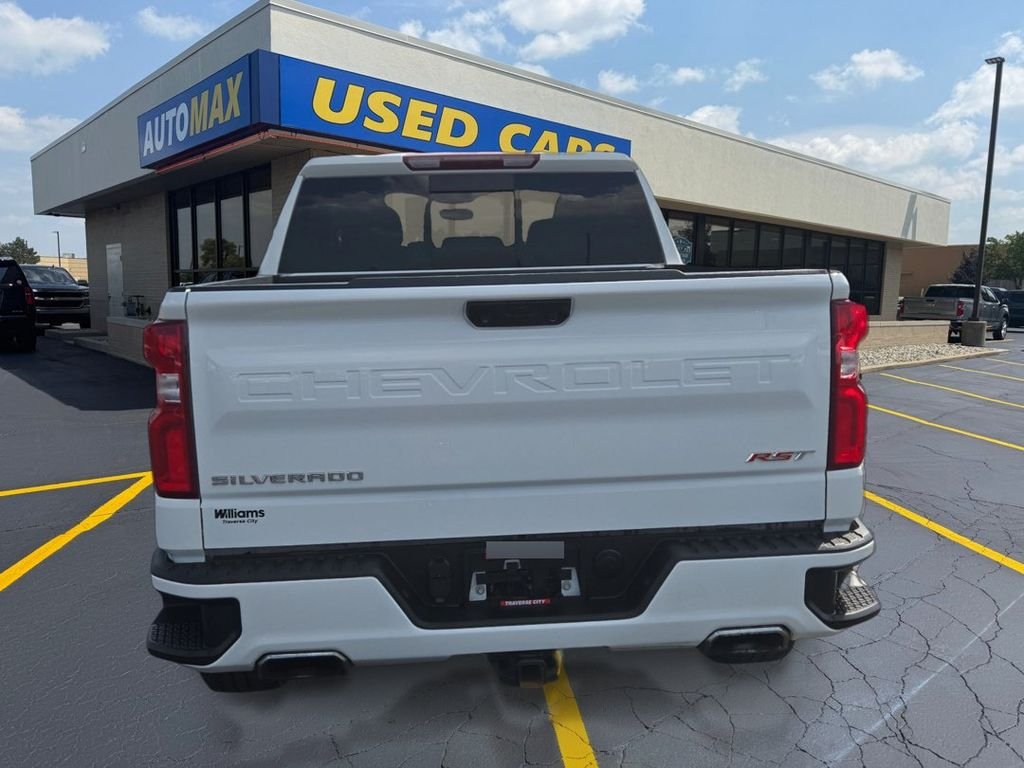 Used 2024 Summit White Chevrolet RST image 6