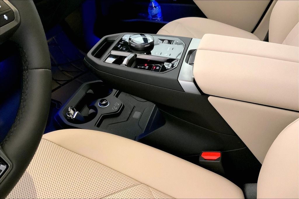 2025 BMW iX 50 - Photo 6