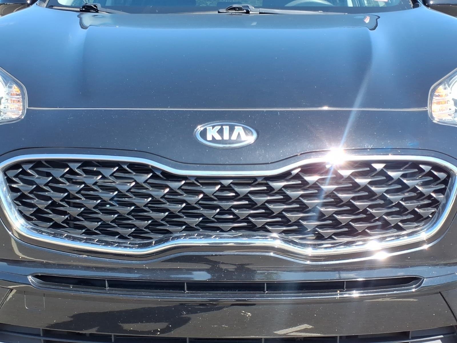 Used 2022 Black Cherry Kia LX image 14