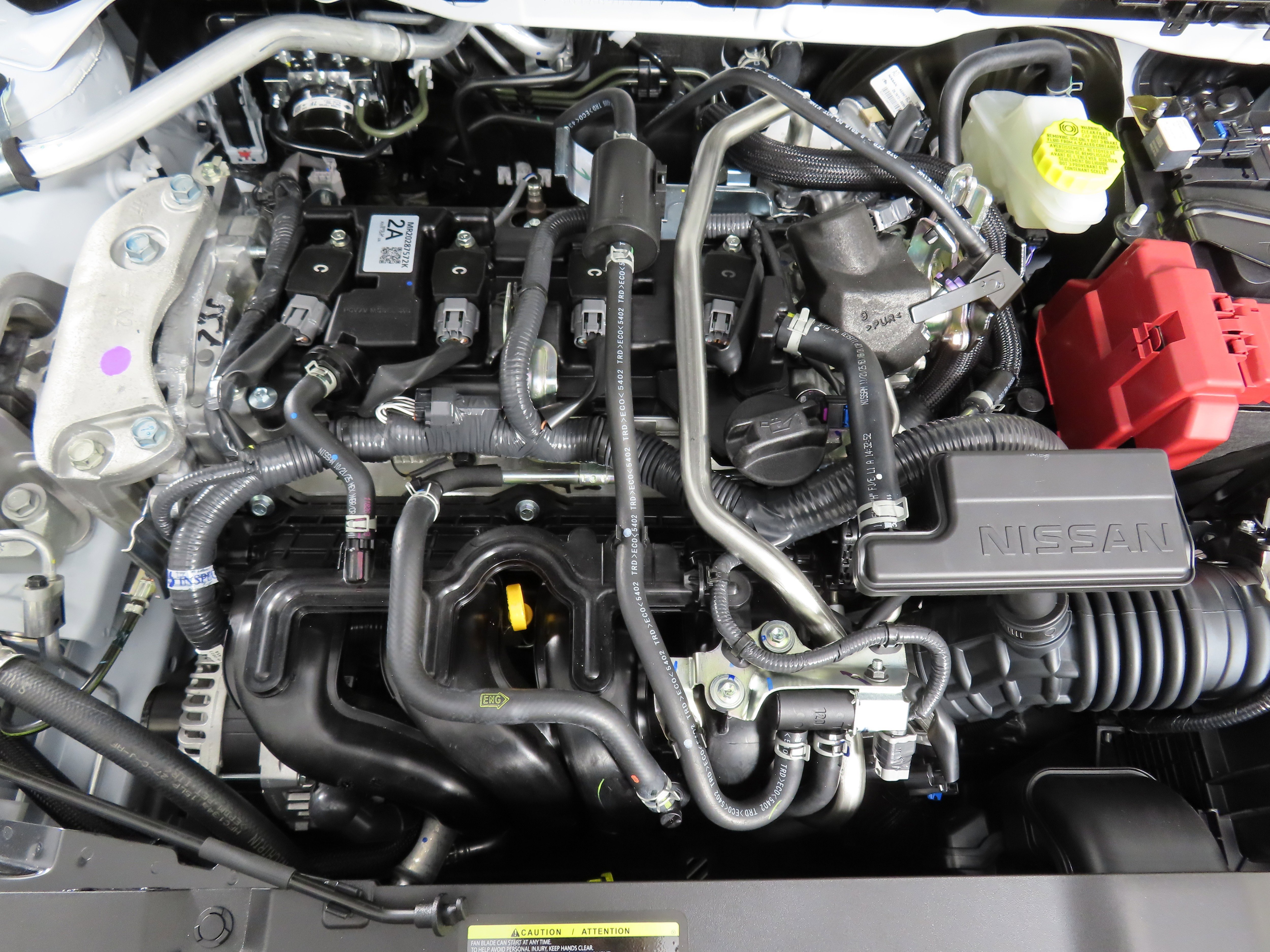 New 2026 Aspen White Tricoat/Super Black Nissan SR image 10