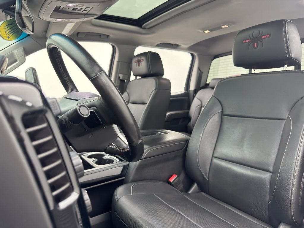 Used 2018 White Frost Tricoat GMC SLT image 18