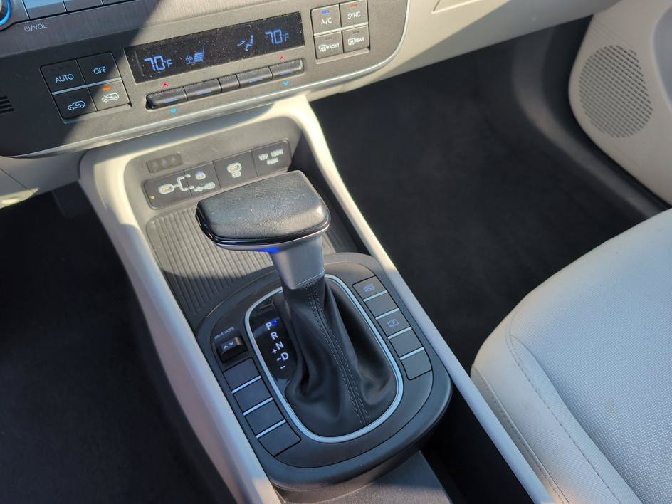 Used 2025 Abyss Black Pearl Hyundai SEL image 26