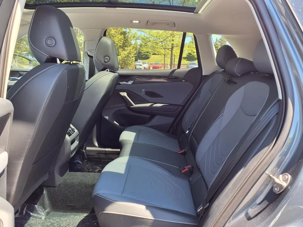 New 2026 Platinum Gray Metallic Volkswagen 2.0T SE image 19