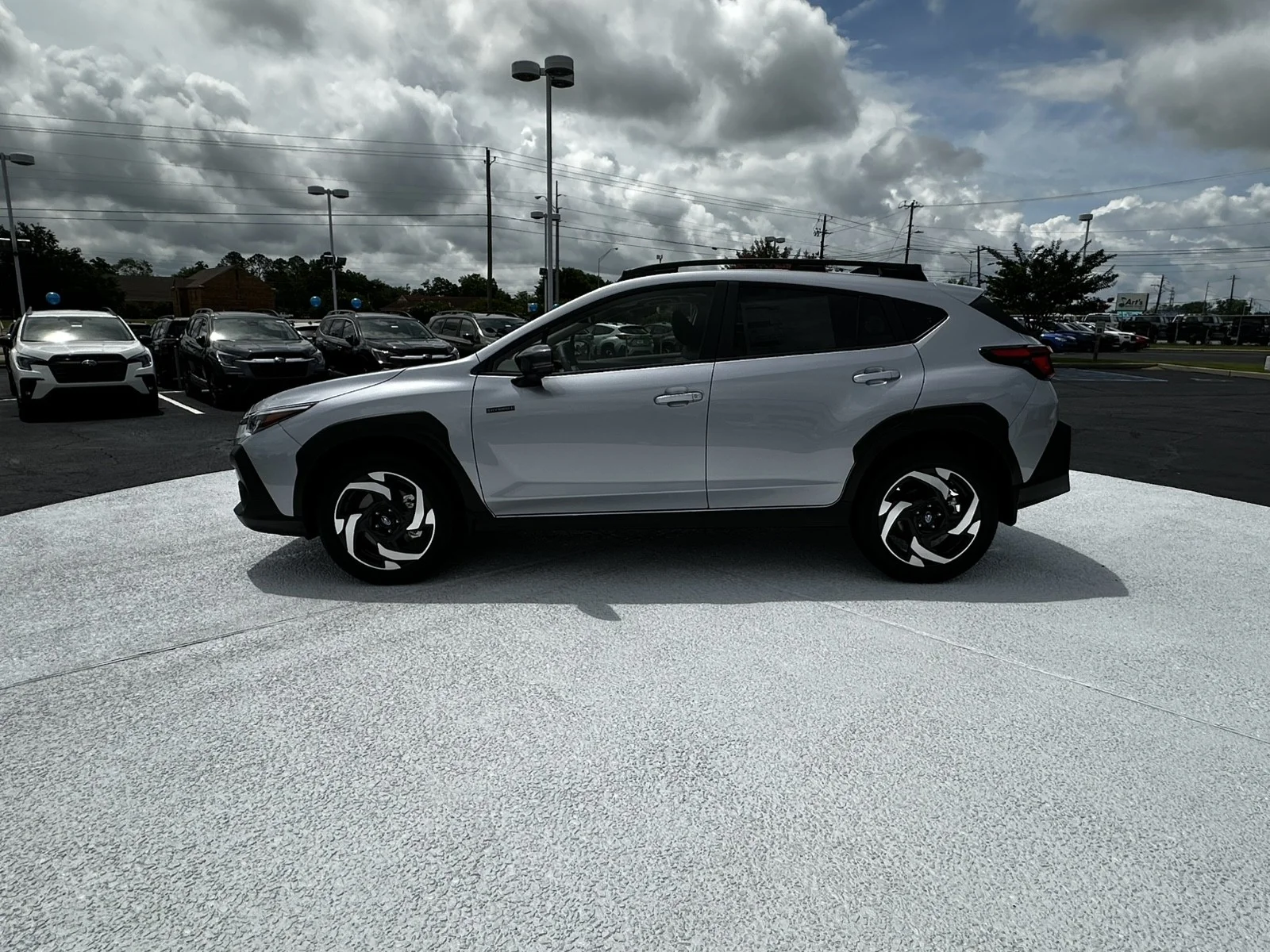 New 2026 ICE SILVER METALLIC Subaru Limited Hybrid image 4