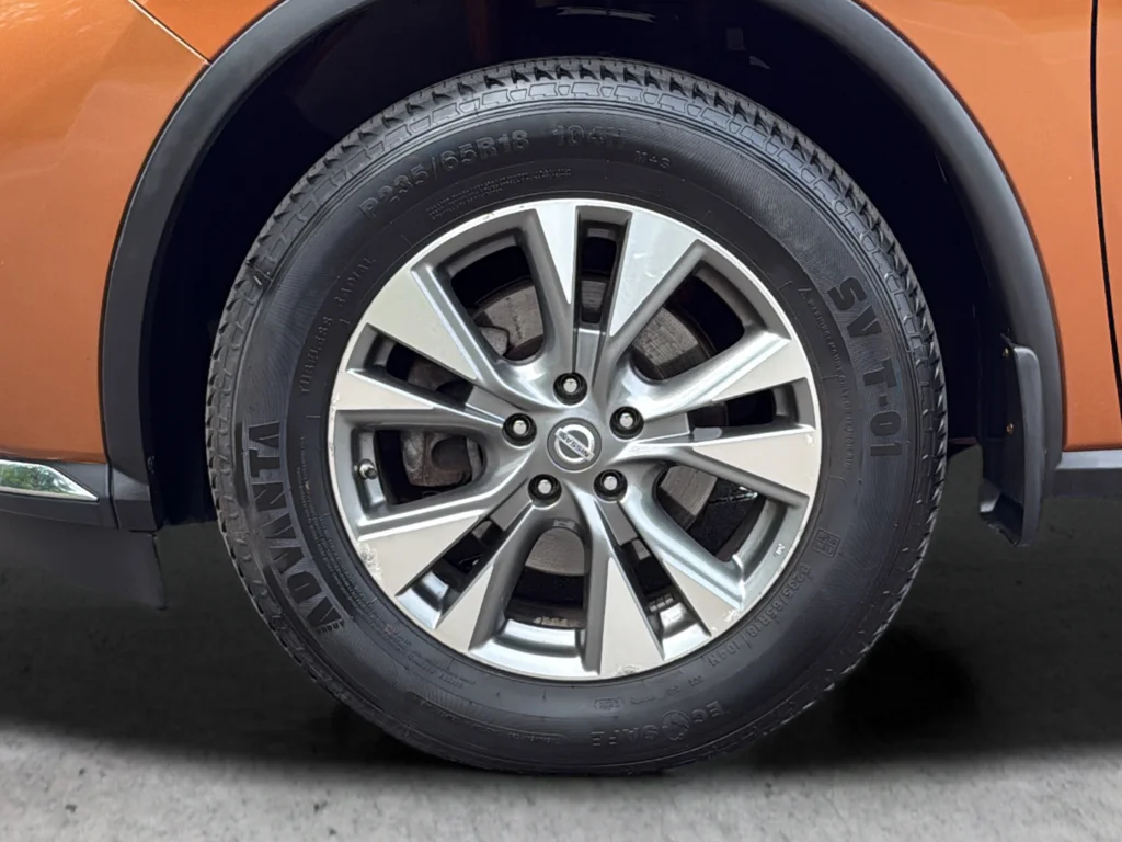 Used 2015 Orange Nissan S image 32