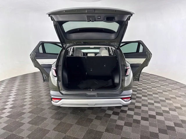 Used 2025 Green Hyundai SEL Convenience image 20