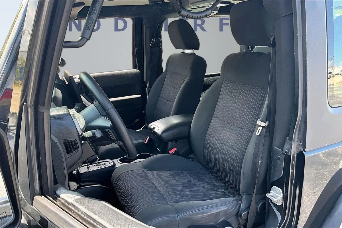 Used 2012  Jeep Sport image 21