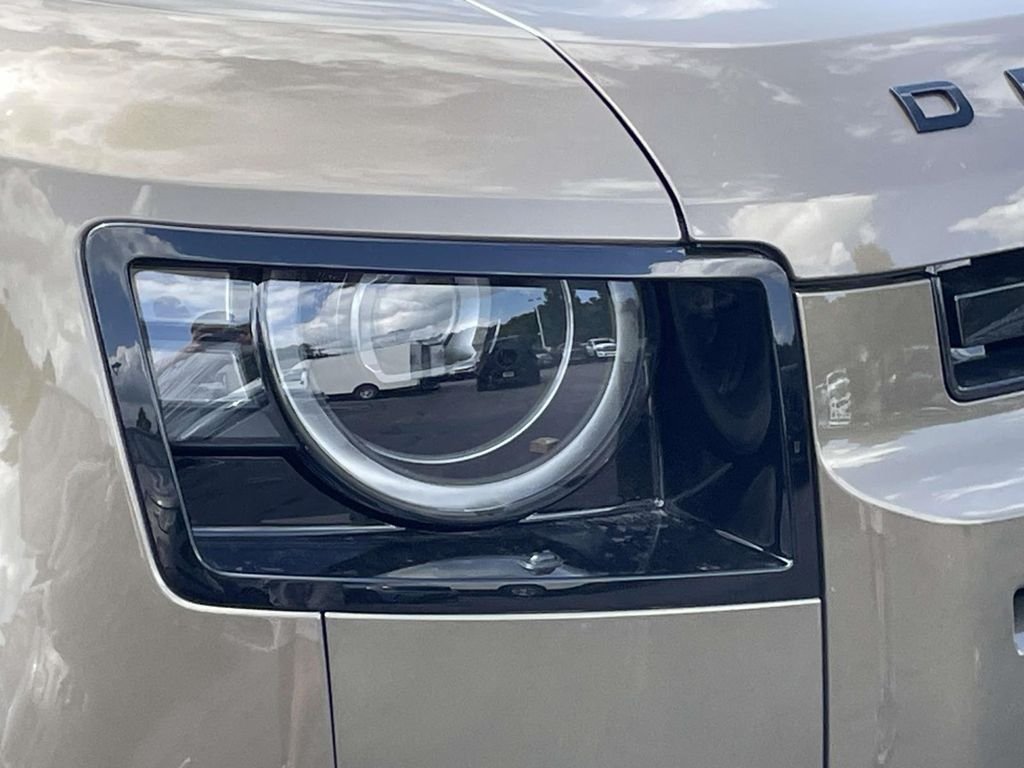 New 2026 Gondwana Stone Land Rover X-Dynamic SE image 4