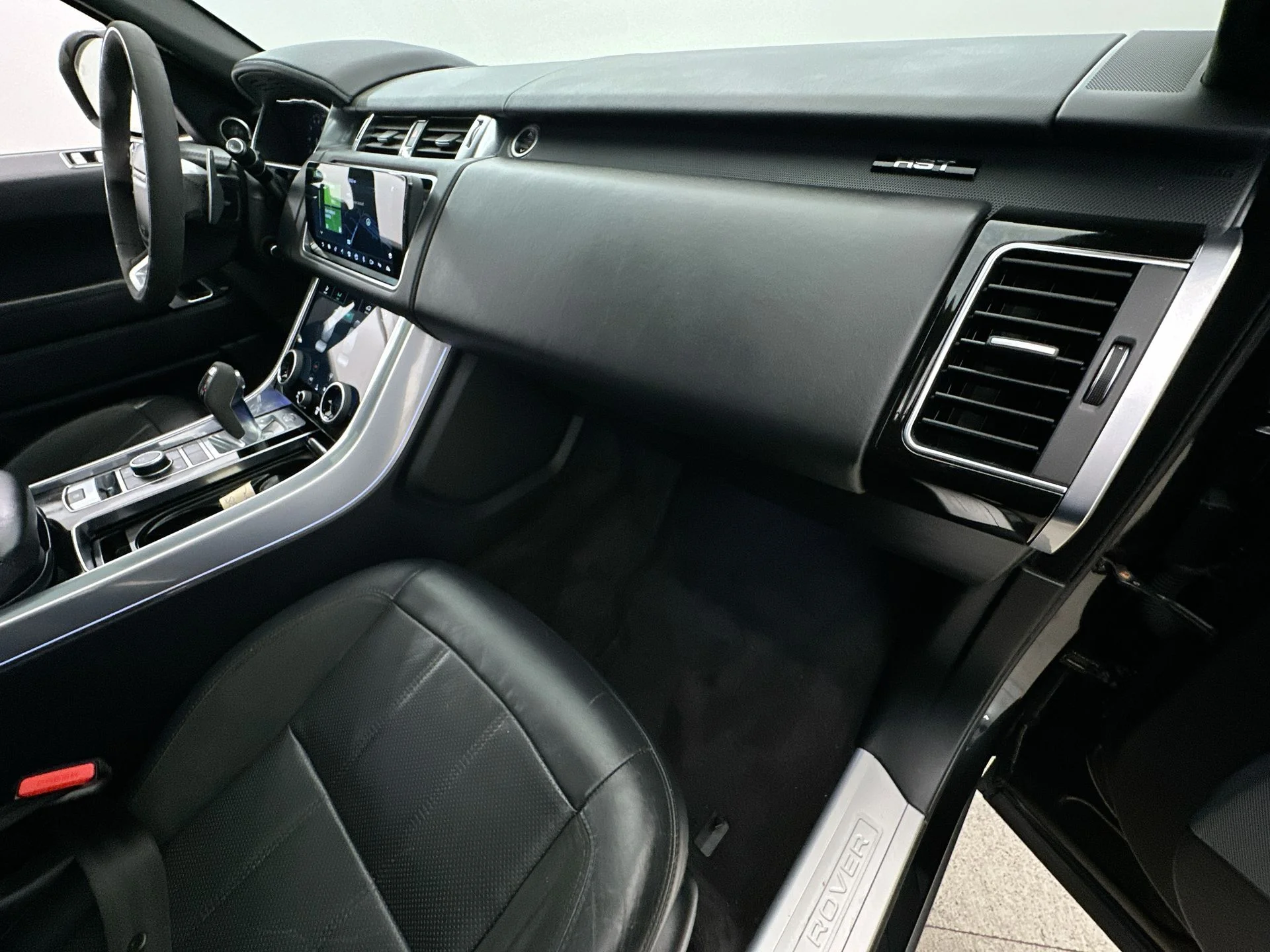 Used 2021 Black Land Rover HST image 13