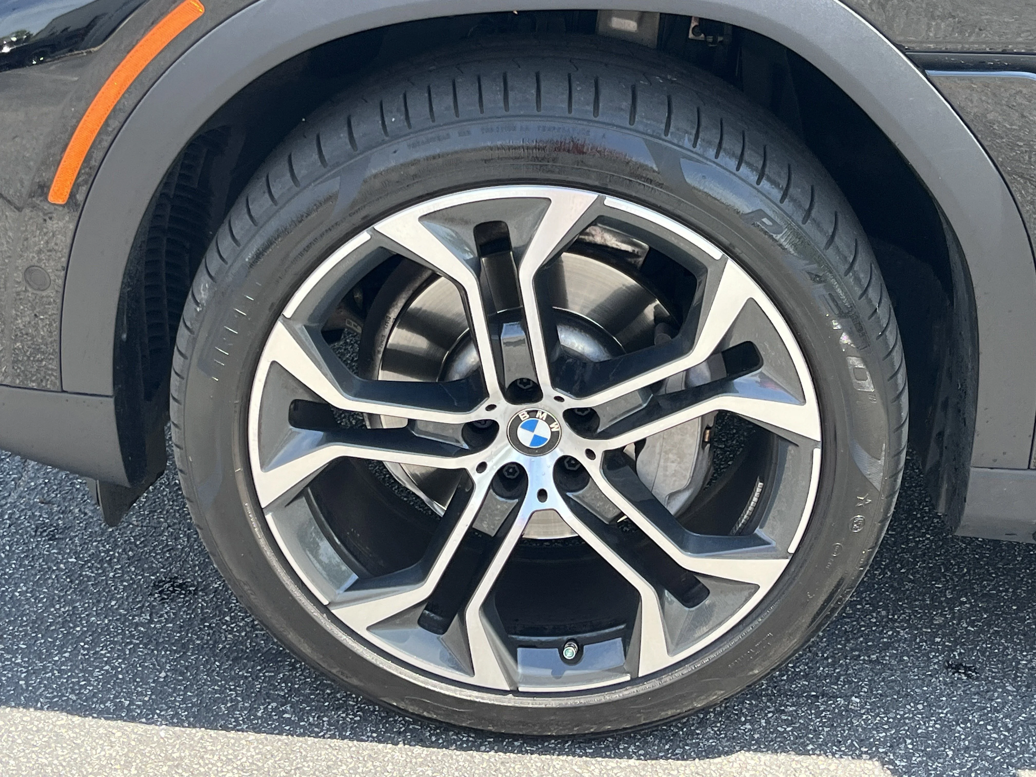 Used 2023 Jet Black BMW xDrive40i image 30
