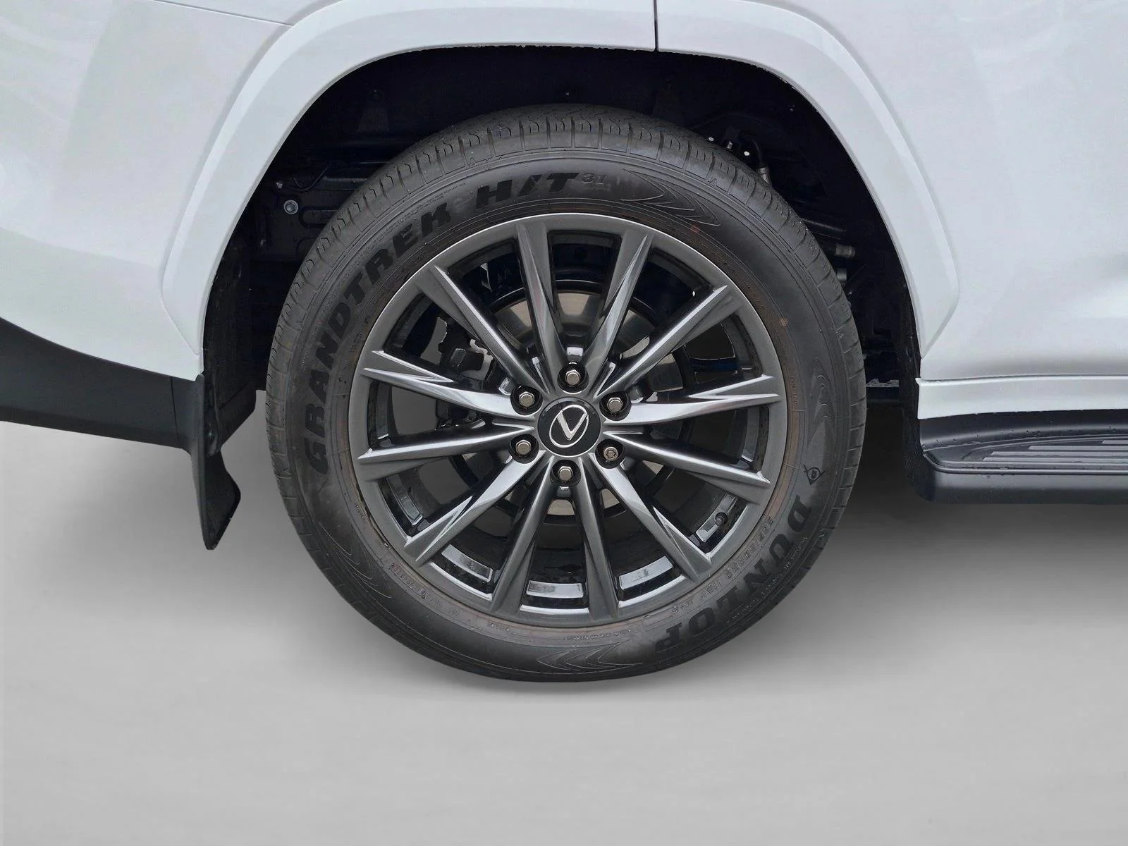Used 2026 Ultra White Lexus LX 600 F SPORT Handling image 24