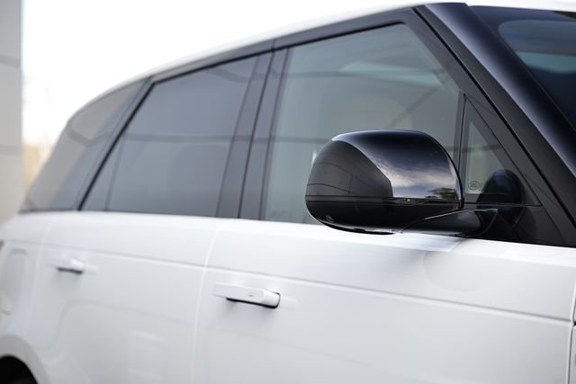 New 2026 Fuji White Land Rover Dynamic SE image 16