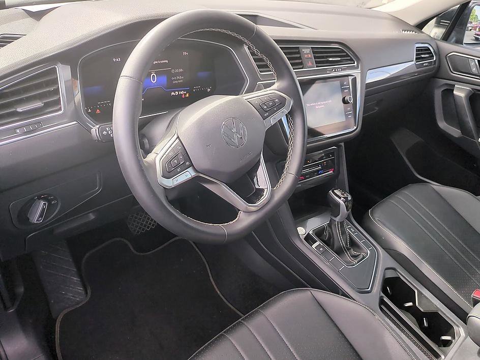 Used 2023 Platinum Gray Metallic Volkswagen SE image 14