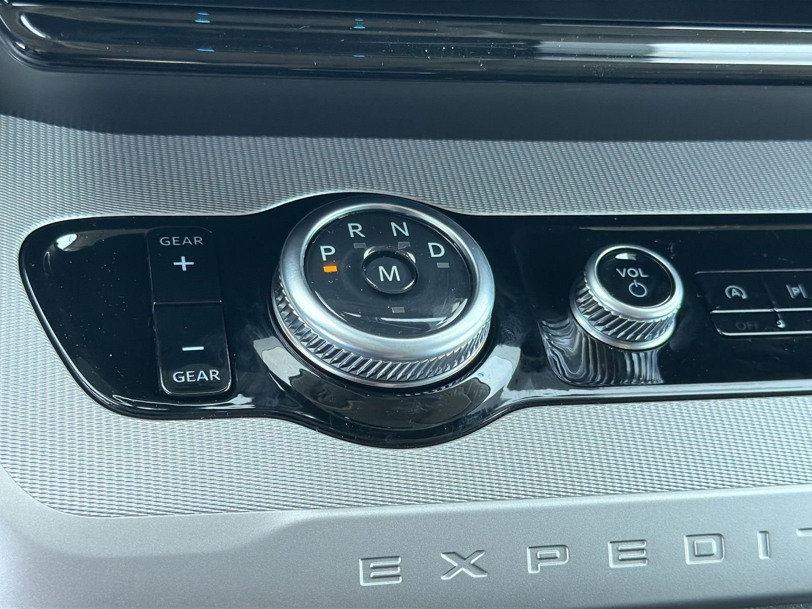 New 2026 Oxford White Ford Active image 32