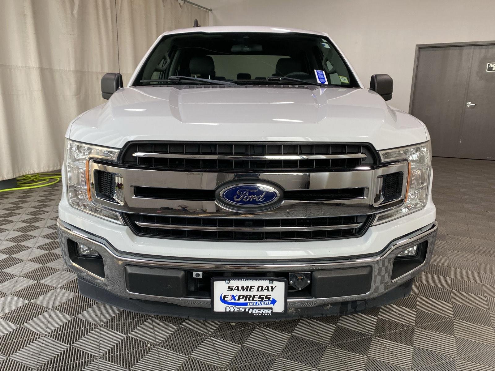 Used 2019 Oxford White Ford XLT image 3