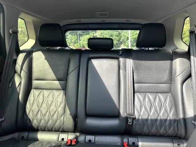 Used 2023 Blue Nissan Platinum image 29