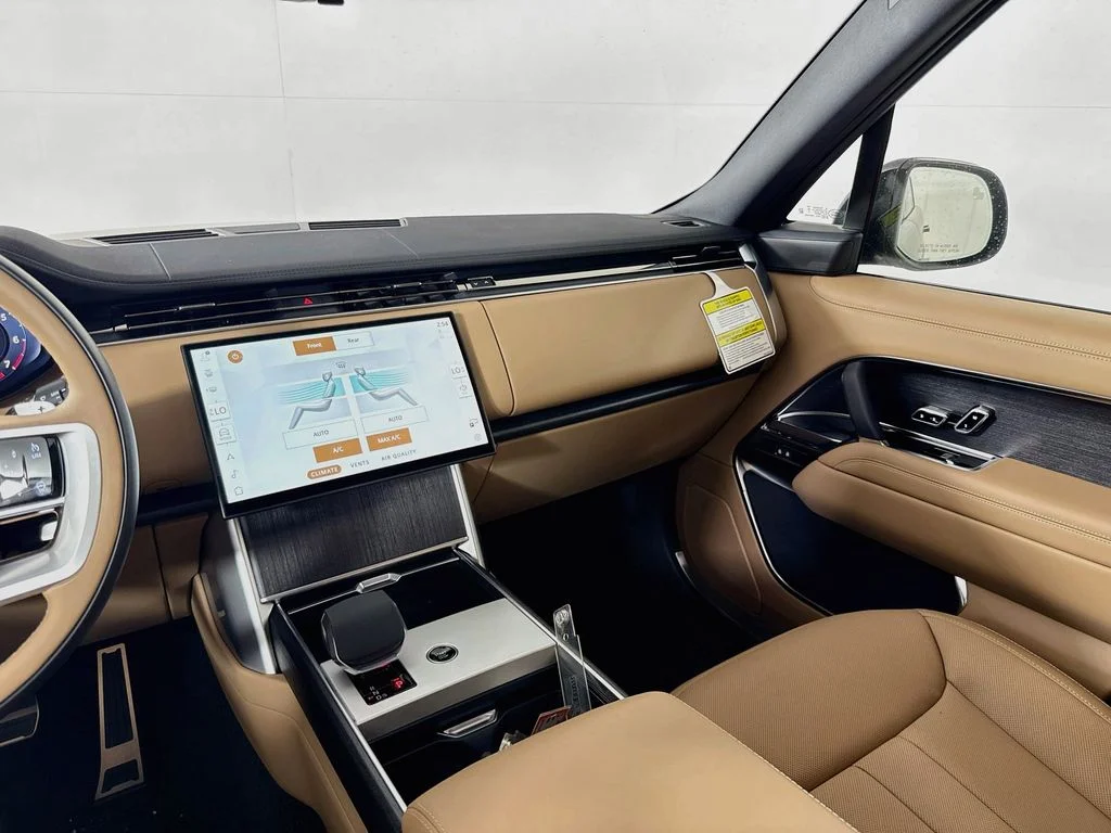 New 2026 Tourmaline Brown in Satin finish Land Rover SE image 26