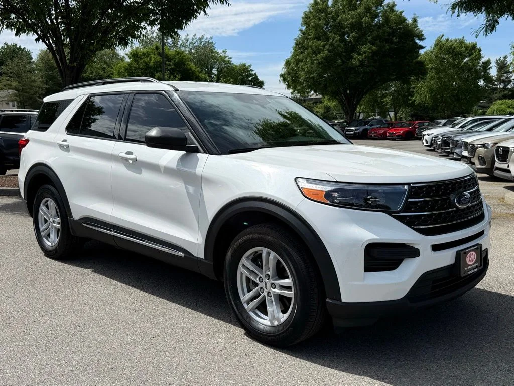 Used 2023 White Ford XLT image 4