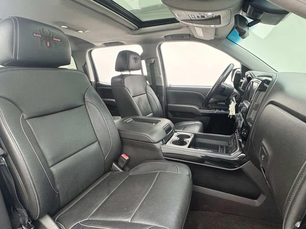 Used 2018 White Frost Tricoat GMC SLT image 35