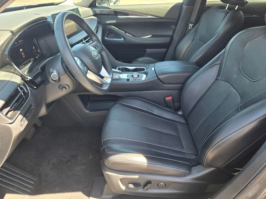 Used 2023 Graphite Shadow INFINITI LUXE image 16