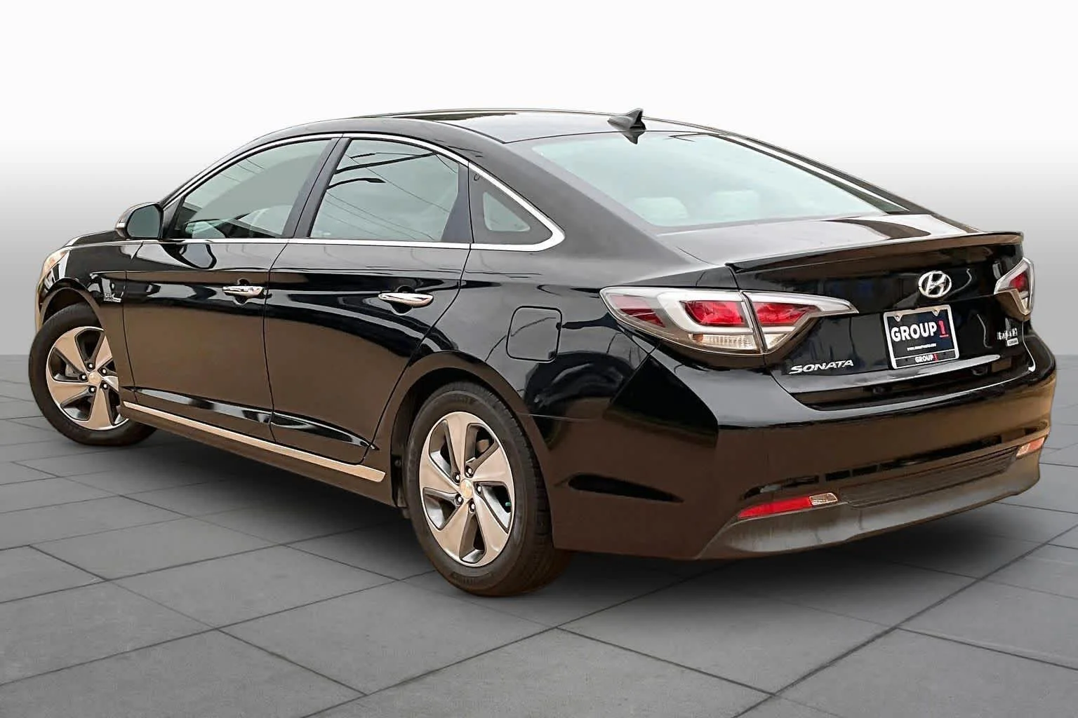 Used 2017 Eclipse Black Hyundai Limited image 11