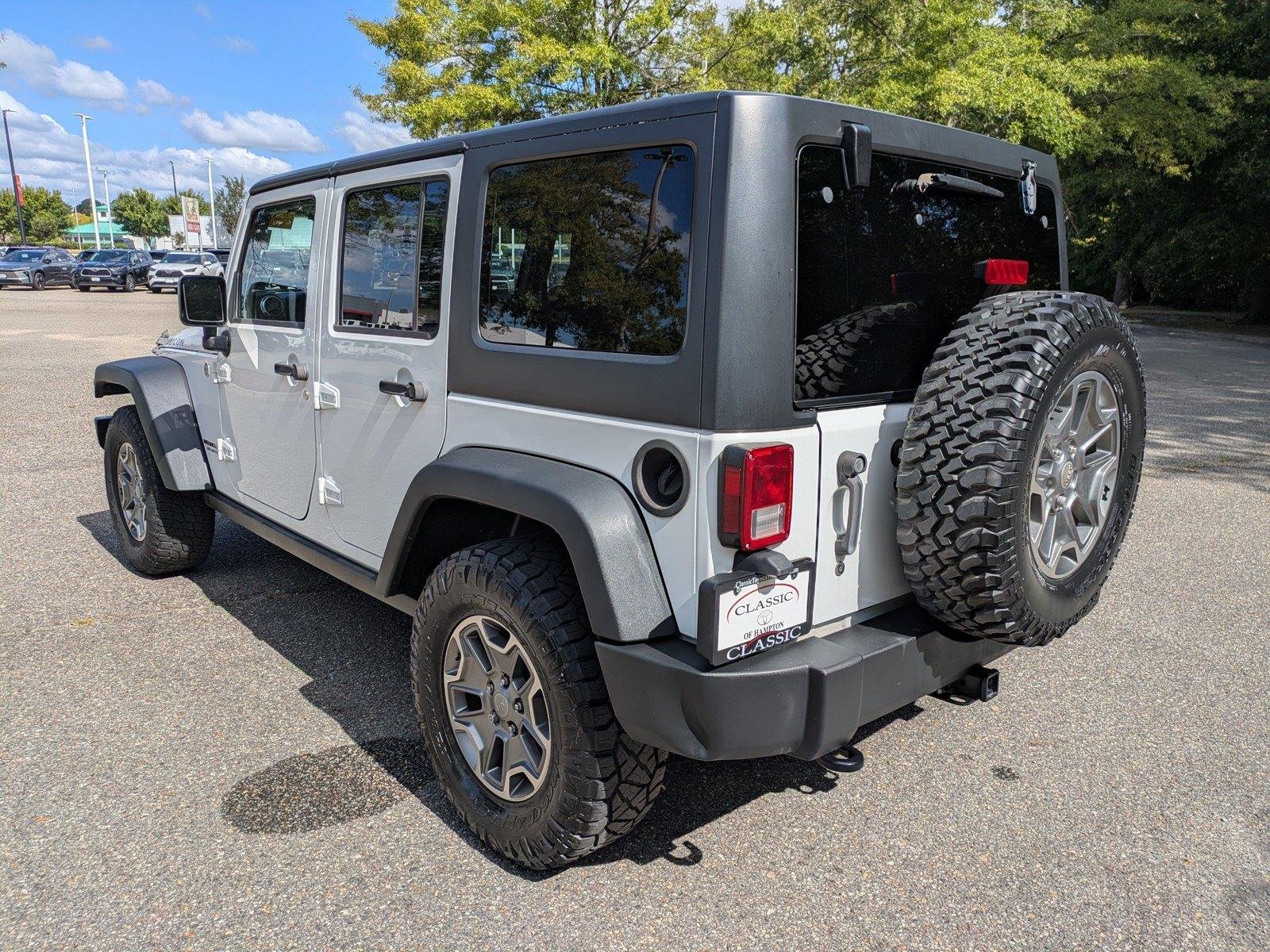 Used 2015 Bright White Clearcoat Jeep Rubicon image 6