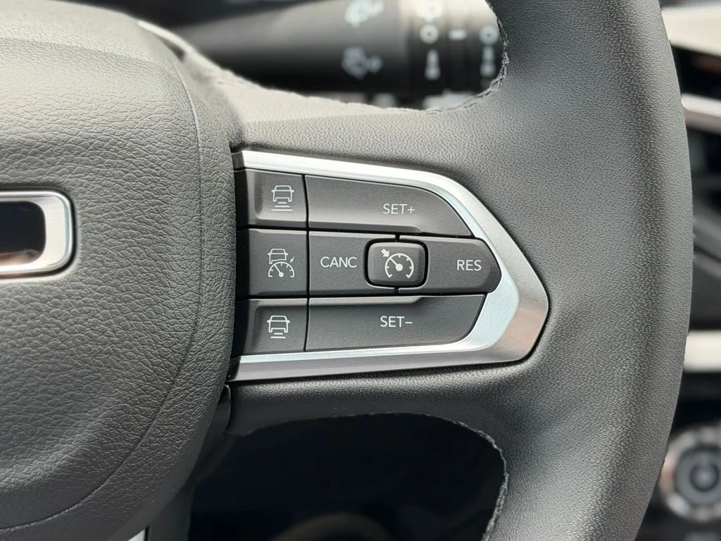 Used 2025 Silver Jeep Limited image 13