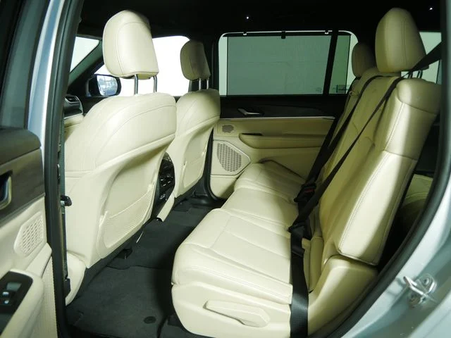 Used 2023 Silver Jeep Limited image 17